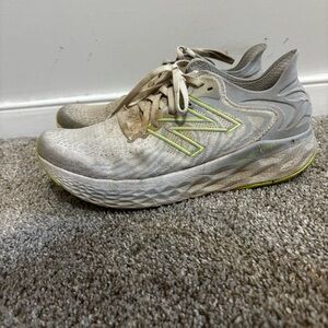 New Balance Women Fresh Foam 1080v11 running shoes White Bleached Lime Glow 10.5